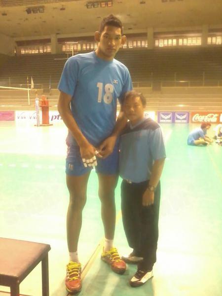 самый высокий волейболист в мире